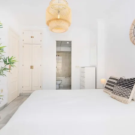 Bhost - La Maestranza Apartment Malaga Exterior photo